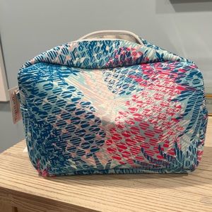 Cosmetic bag, super cute tropical print, new with tag!!